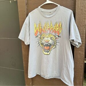 Def Leppard Gray Graphic Tee